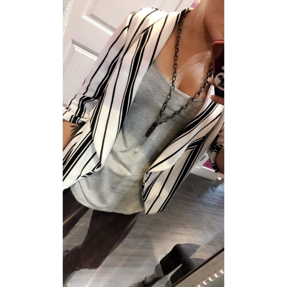 Striped Petite Blazer 🖤